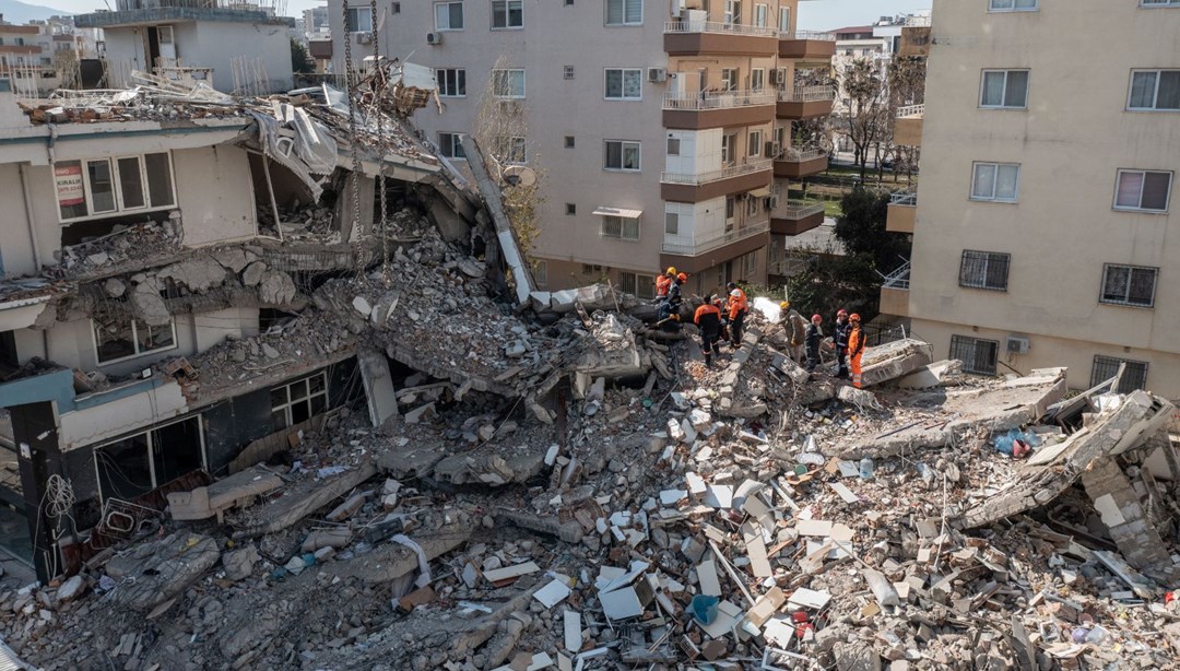 Yunanistan’da GSM operatörleri, deprem nedeniyle Türkiye ile iletişimi ücretsiz yaptı